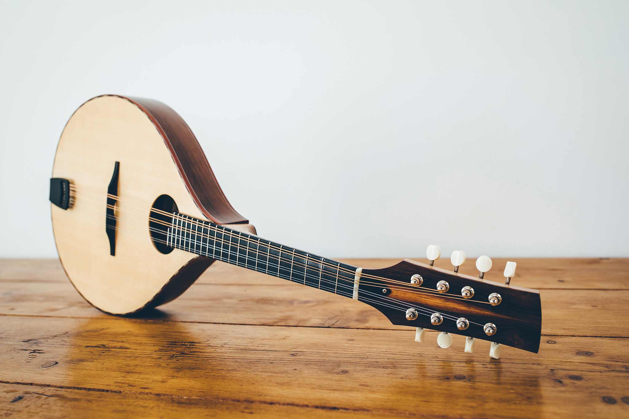 Davey Mandolins UK based Mandolin, Guitar and Banjo Luthier